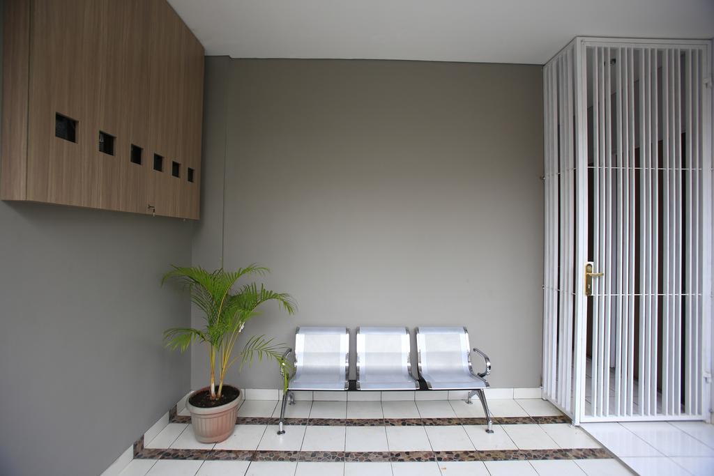 Reddoorz @ Karet Pedurenan 2 جاكرتا المظهر الخارجي الصورة